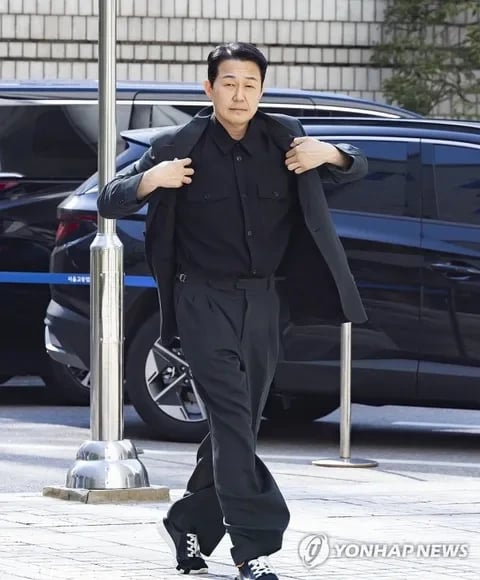 배우 박성웅, 어제 법원 증인출석 사진 | 인스티즈