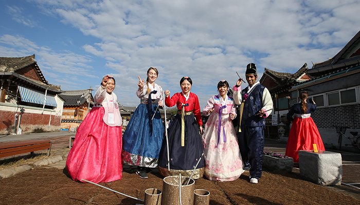 24b0d121e09c28a8699fe8b115ef0468e4a2e9b363