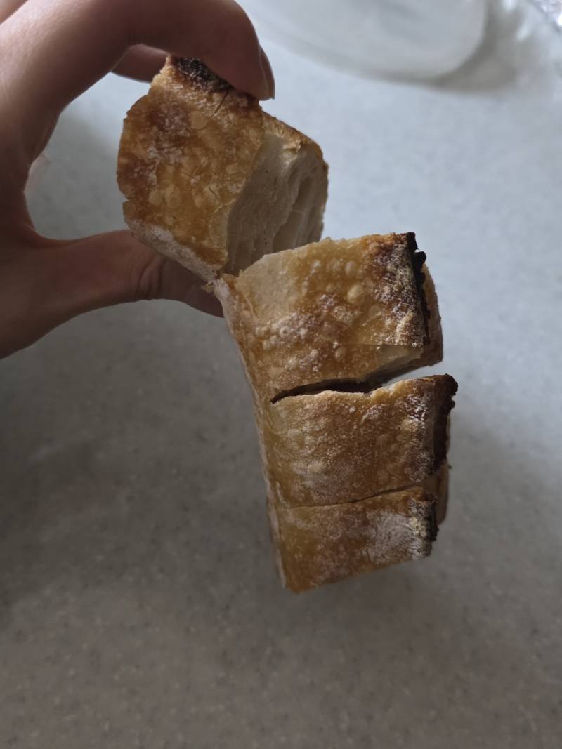[잡담] 바게트 원래 이렇게도 잘라주나요..? | 인스티즈