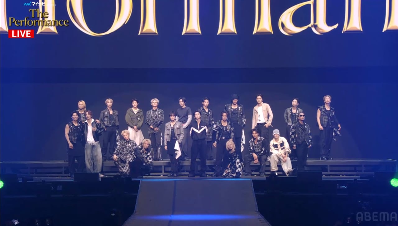 [잡담] 원빈 일본그룹이랑 다같이 나오는데 센터에서 뒷짐지고 등장한거봐 | 인스티즈