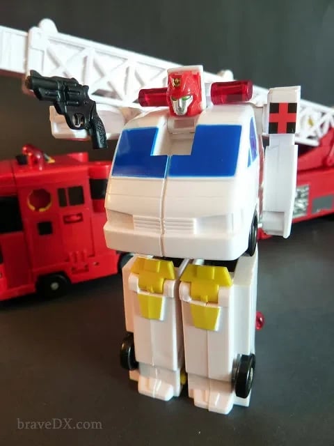 옛날 변신합체 로봇들의 문제점_2.webp