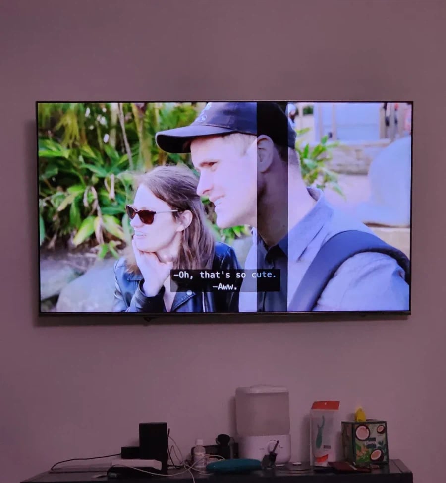 TV 밑에 가습기 놔둔 결과..jpg_1.webp