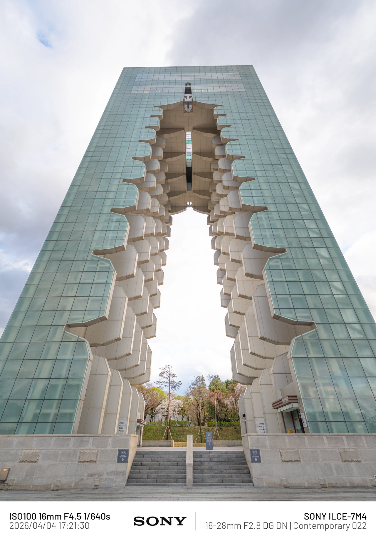 7cea8773b0836df03ae68ee3419f333844cdcadab7ba9a3a1e2e74dc36a0