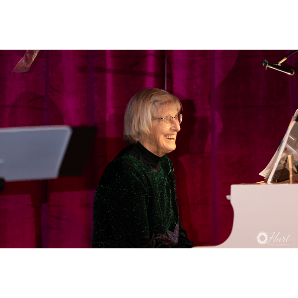 COMOCABARET TISTHESEASON JAH0167