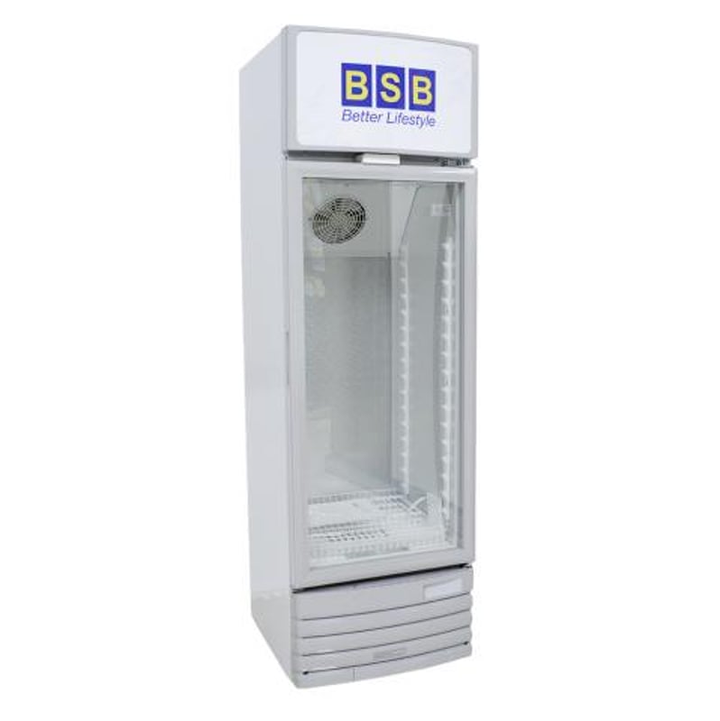 Ерлерге лайық жыныстық қатынастағы сарқыраған поза Жалаңаш әйел веб-камера алдында бетін көрсетті