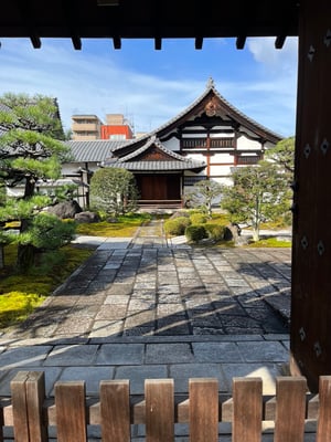 kyoto temple.jpeg
