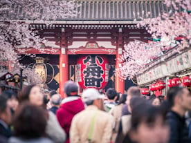 Nakamise-verslunargatan við Sensō-ji í Tókýó.