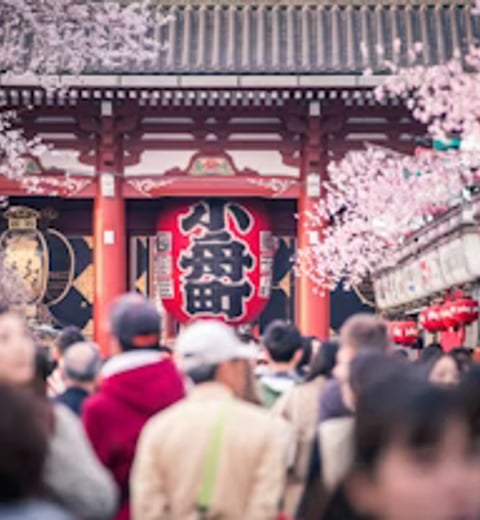 Nakamise-verslunargatan við Sensō-ji í Tókýó.