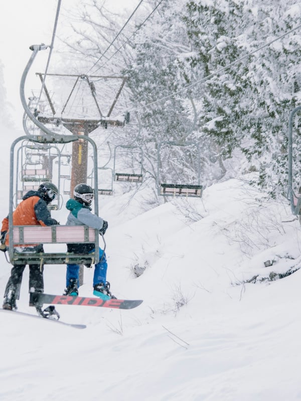 Skis and Powder Snow: Nagano & Hokkaido