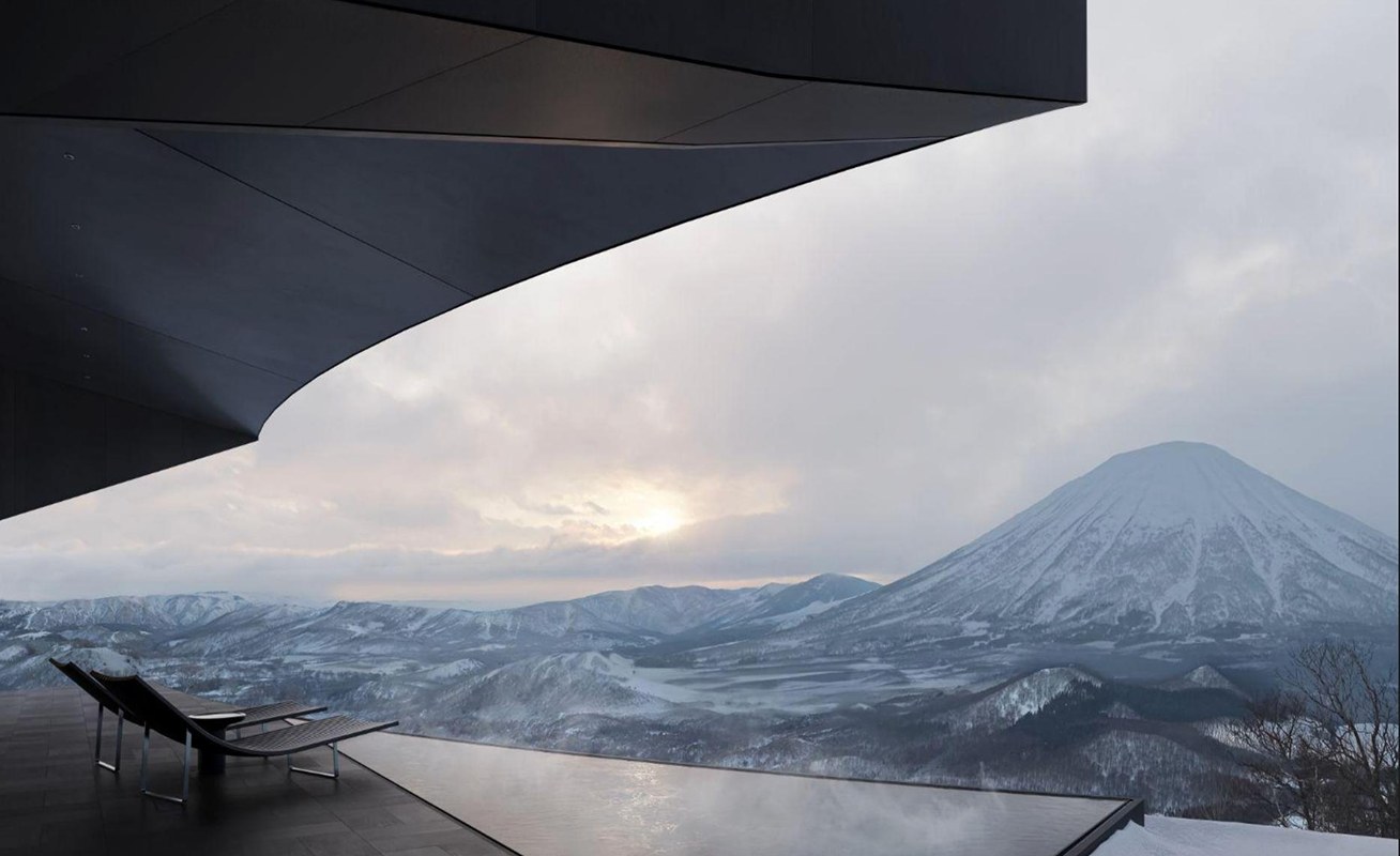 All-Season Infinity Bath