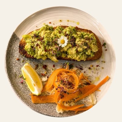 Toast con avocado