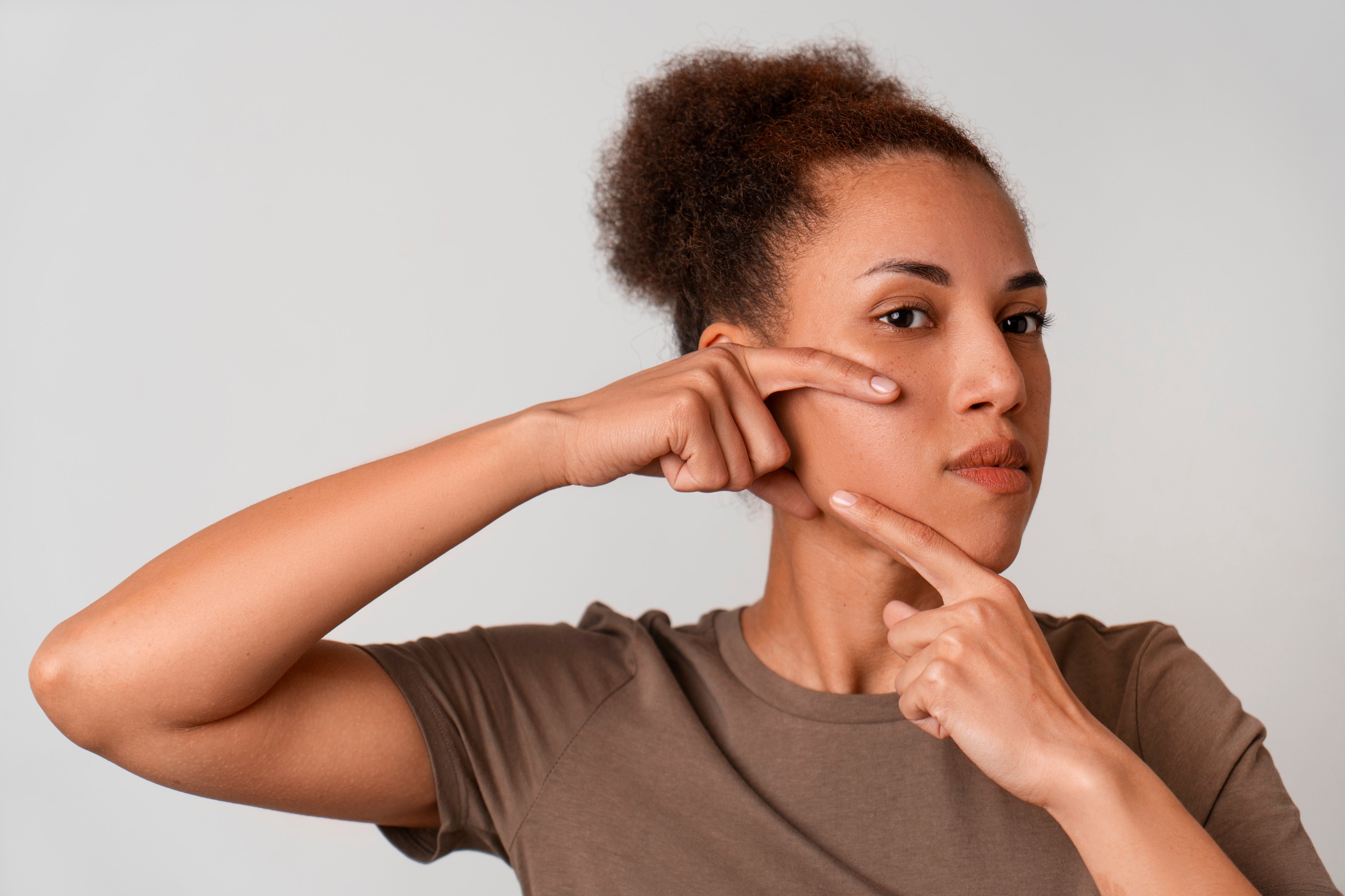 How Facial Exercises Support the Skin — cover image