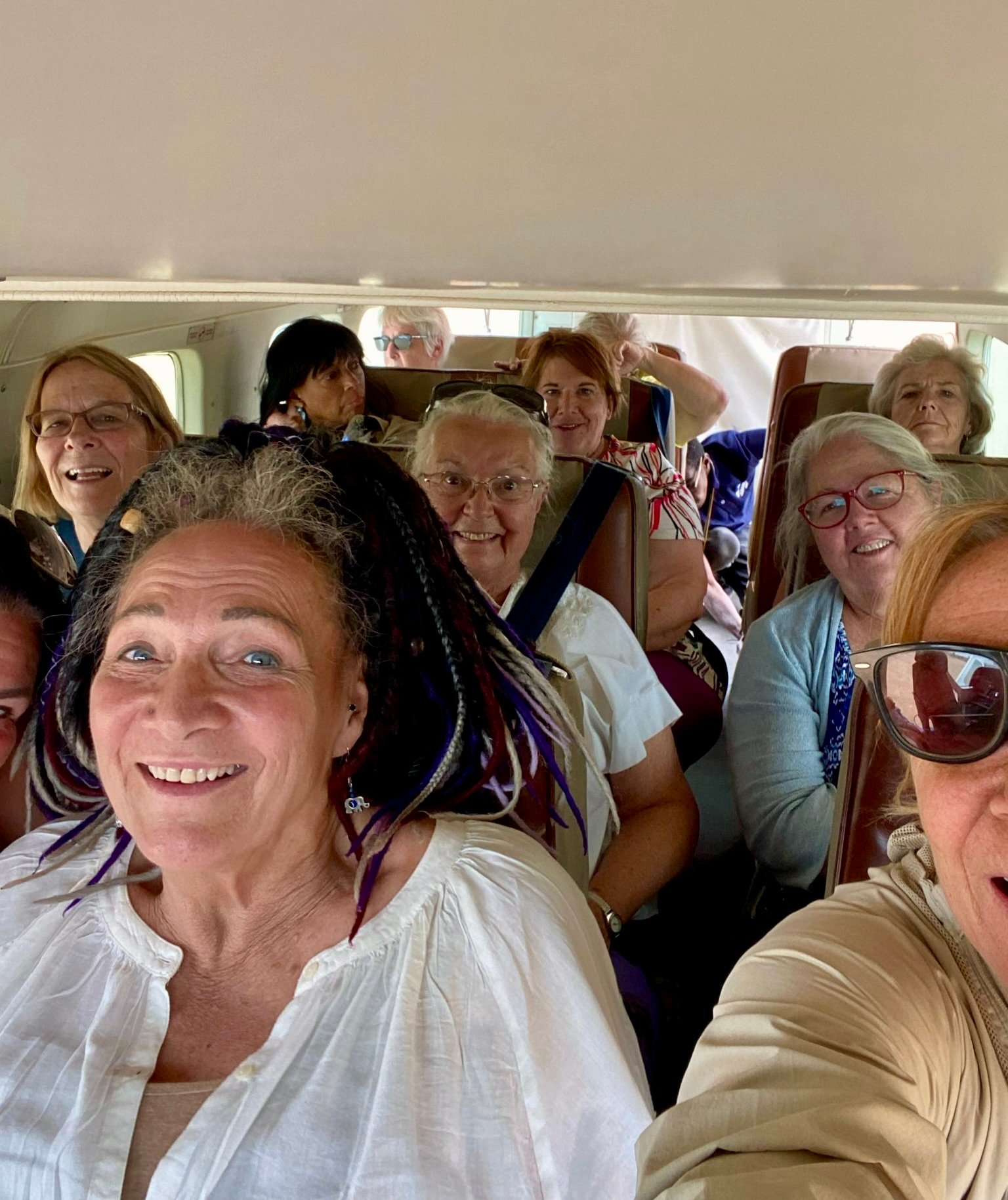 Women travel community