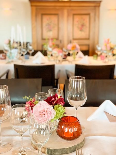 Dream-like atmosphere in the banquet hall.