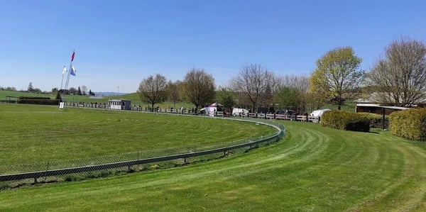 In Rifferswil befindet sich eine der schönsten Windhundrennbahnen der Schweiz