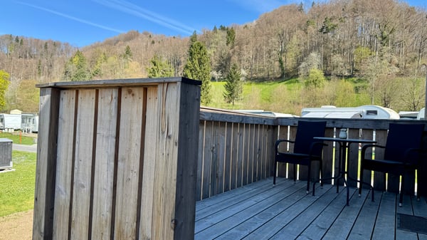Gemütliche Terrasse Tiny-Haus 410