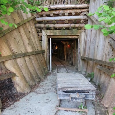 Das Bergwerk Riedhof ist ein ehemaliges Braunkohle- und Mergel-Bergwerk im Aeugstertal