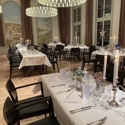Ein runder Geburtstag im Saal ist für alle ein riesen Fest.