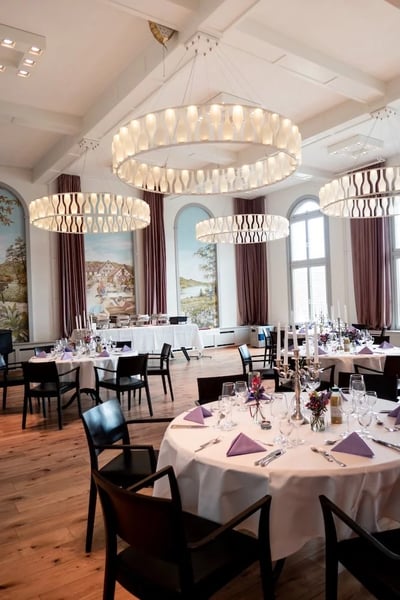 Buffets are also suitable for main courses or desserts at larger celebrations