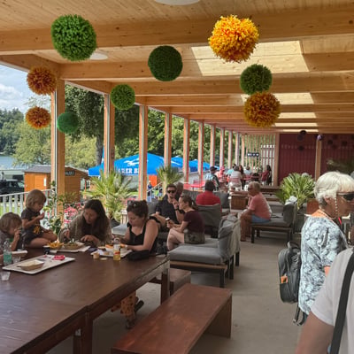 So gemütlich ist es im Türlersee Badi-Restaurant