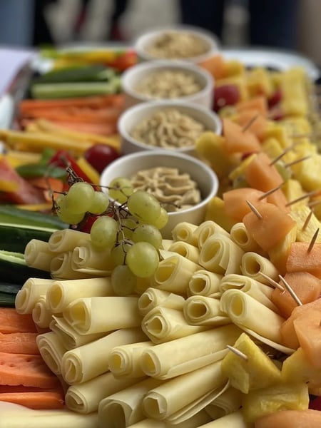 Vegetable sticks and hummus dip for appetizers