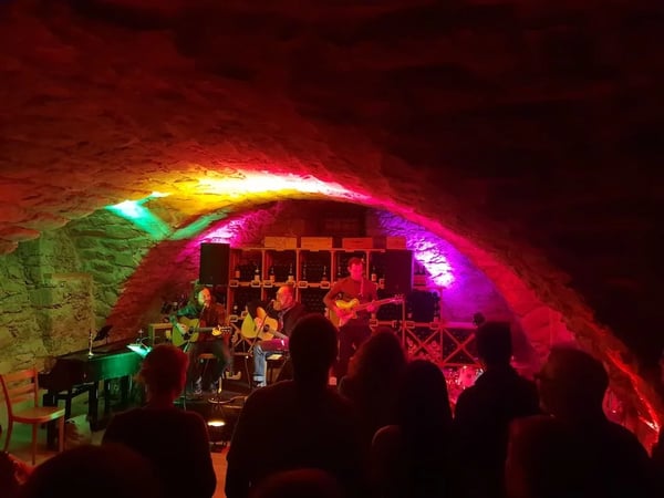 The wine cellar is also suitable as a concert venue. It has excellent acoustics.