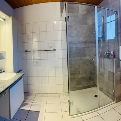 Badezimmer 1 in der Villa Albis