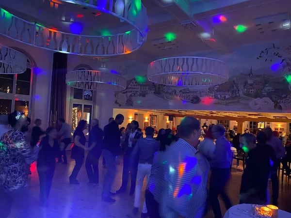 New Year's Eve party in the Lion's Hall. Dancing, dining, celebrating.