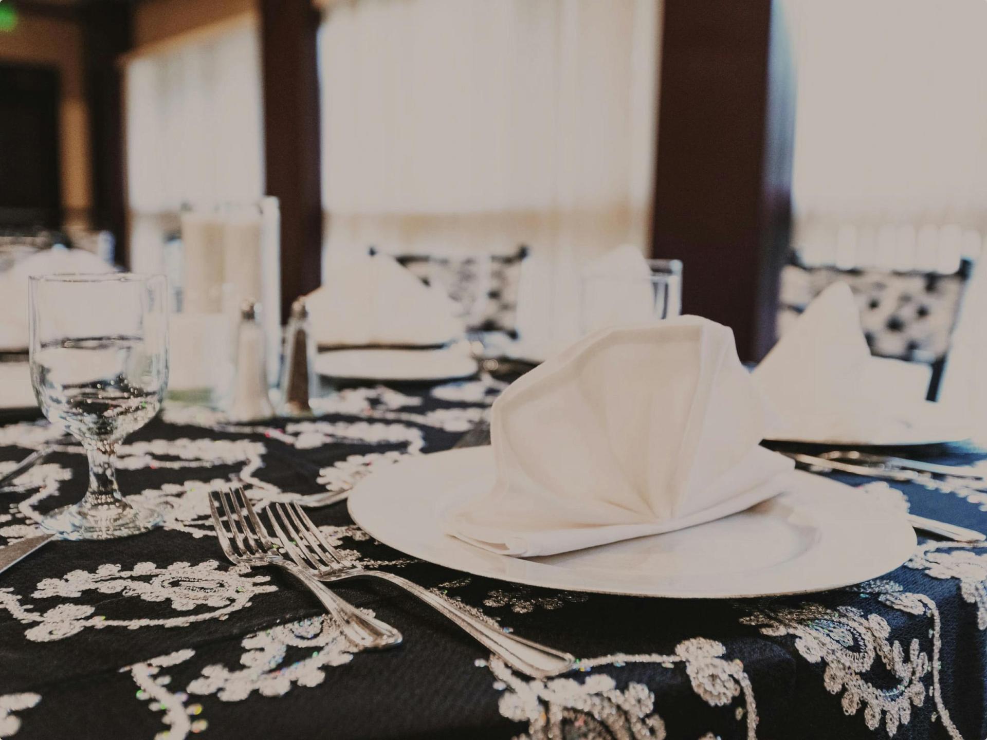 Pacific Room with coastal artwork and lounge.