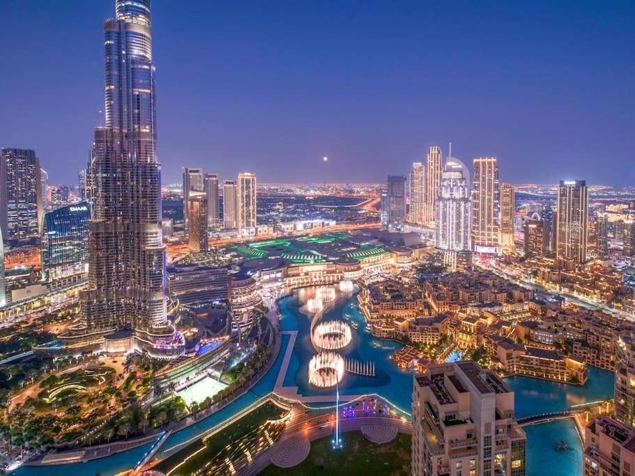 How Much Does a Night at the Burj Khalifa Cost?