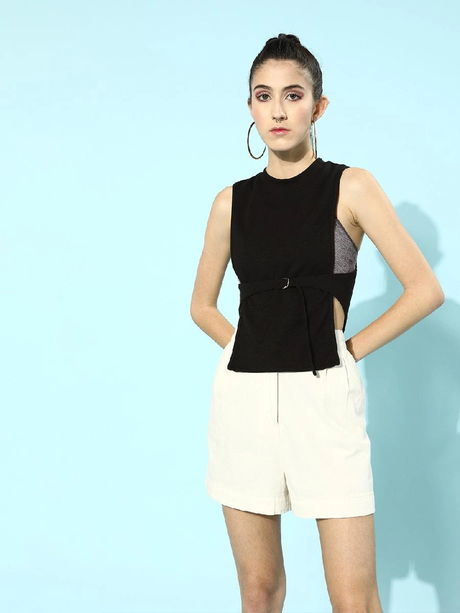 Black Solid Knitted Shrug