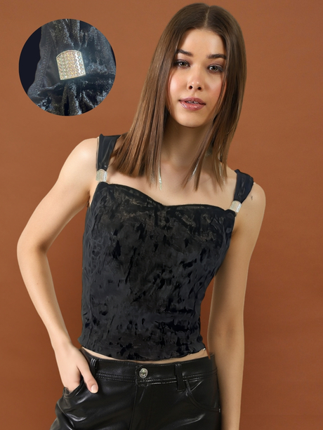 Black Velvet Sleeveless Party Top with Stylish Strap Detailing � Trendy Women�s Evening Wear