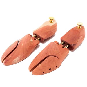 CEDAR SHOE TREE