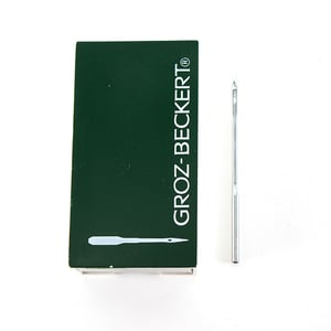 STRAIGHT NEEDLE WITH GROOVE AND SCARF