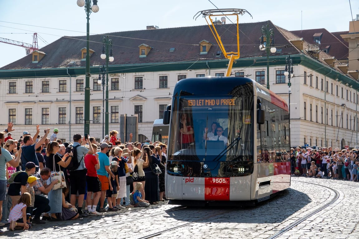 Kdo by to řekl! Plat řidiče tramvaje v Praze překoná i kancelářské profese, částka šokuje.