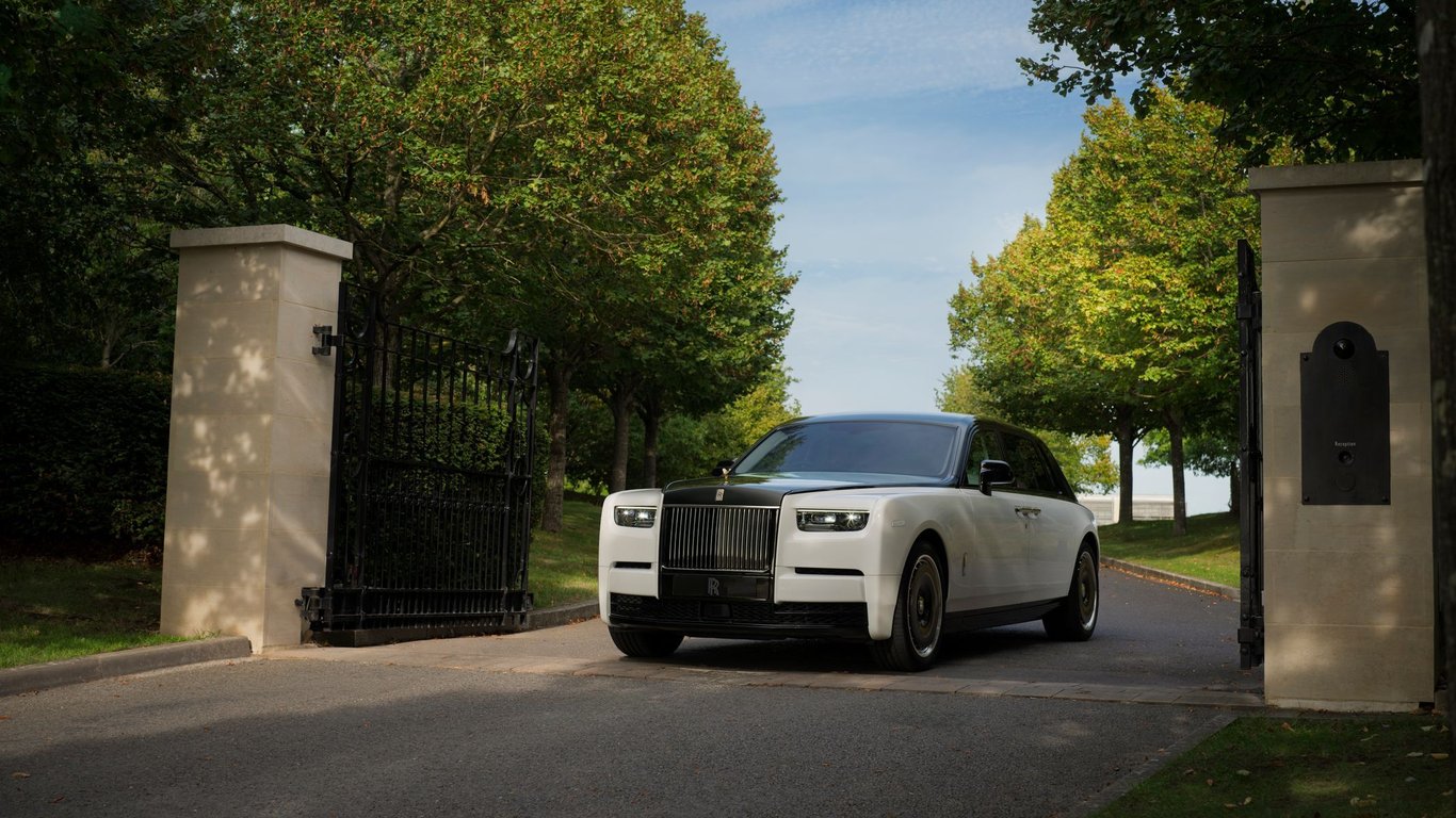 Nejzlatější Rolls všech dob. Prozkoumali jsme Phantom, který mění definici luxusu