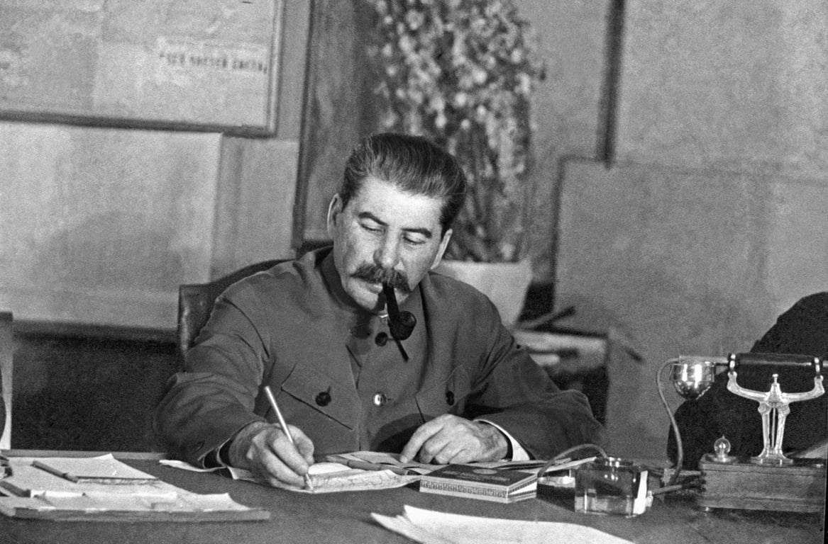 Josef Vissarionovič Stalin: Z chlapce, který psal básně, se stal mužem, který se bál i svého stínu