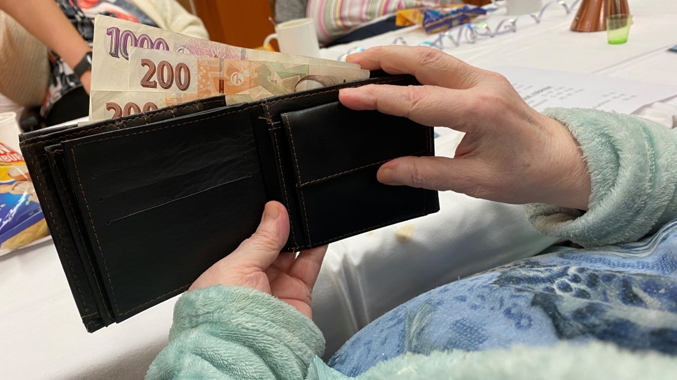 Vdovský důchod 2025: Kdo na něj má nárok a jaké výše dosahuje? Spočítali jsme za vás