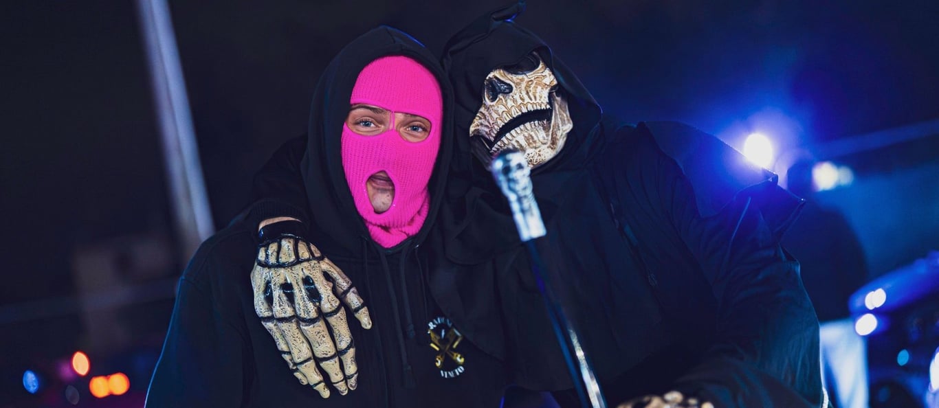 Když zemře ještě mladý člověk, internetoví „vědátoři“ hned znají příčinu: očkování