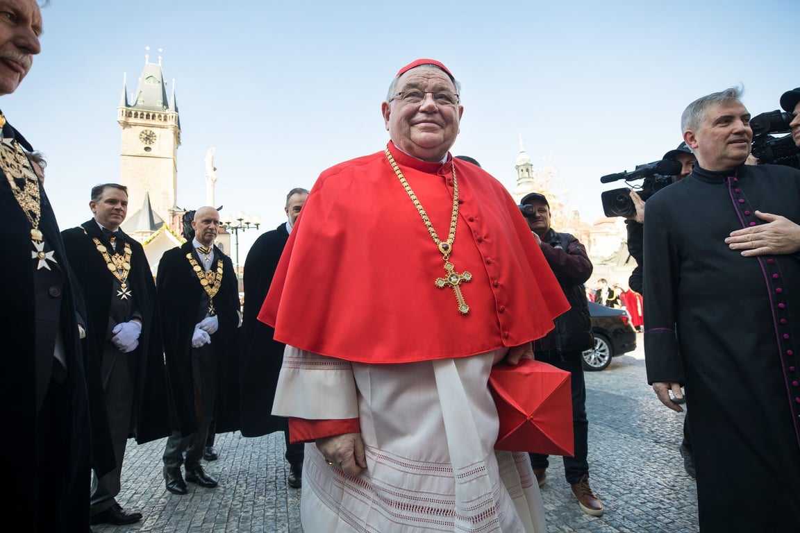 Kardinál Duka skončil v nemocnici, prodělal akutní operaci