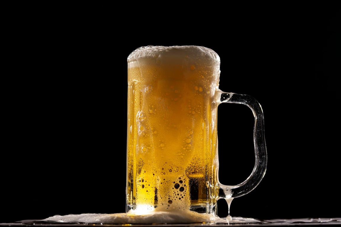 Jak vychladit pivo za pár minut: Trik, který znají jen barmani