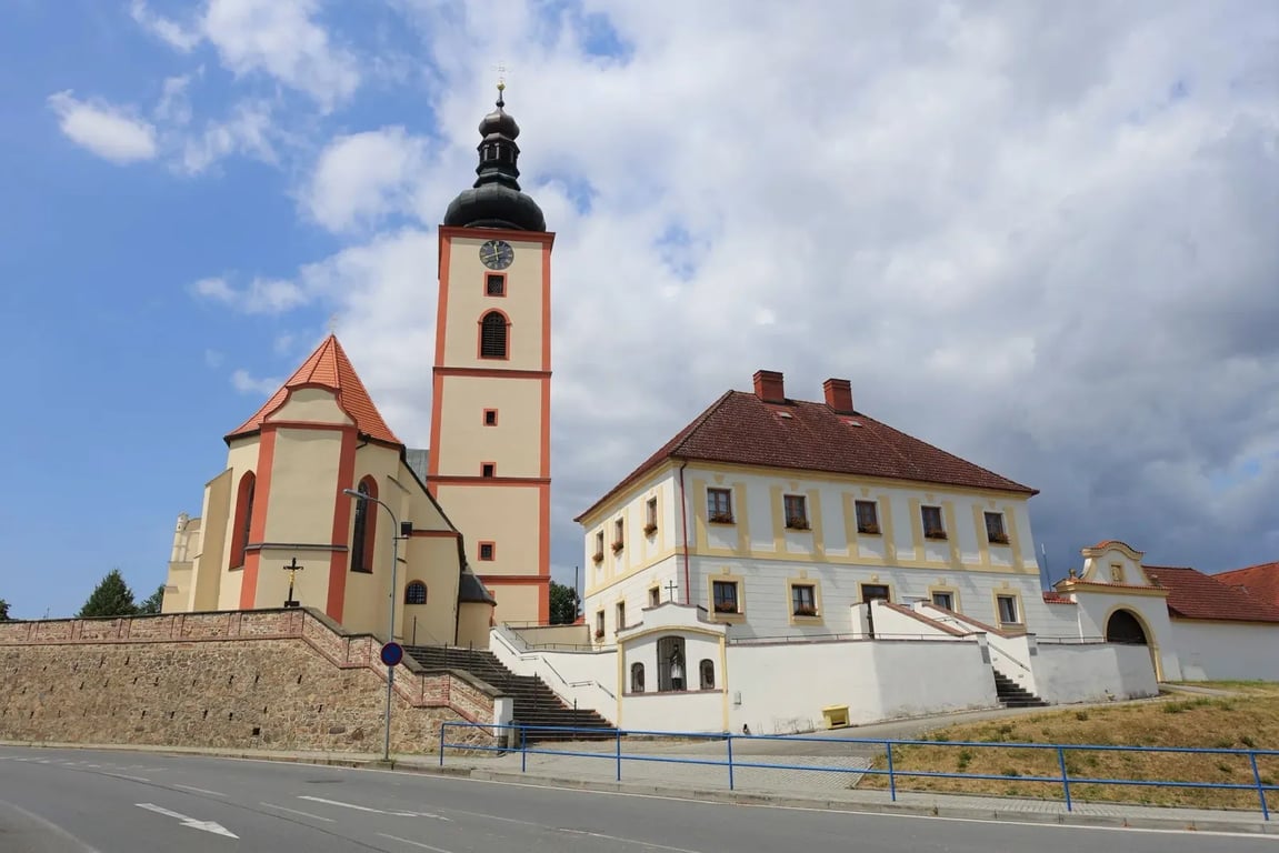 Zde se natáčel například snímek Rozmarné léto