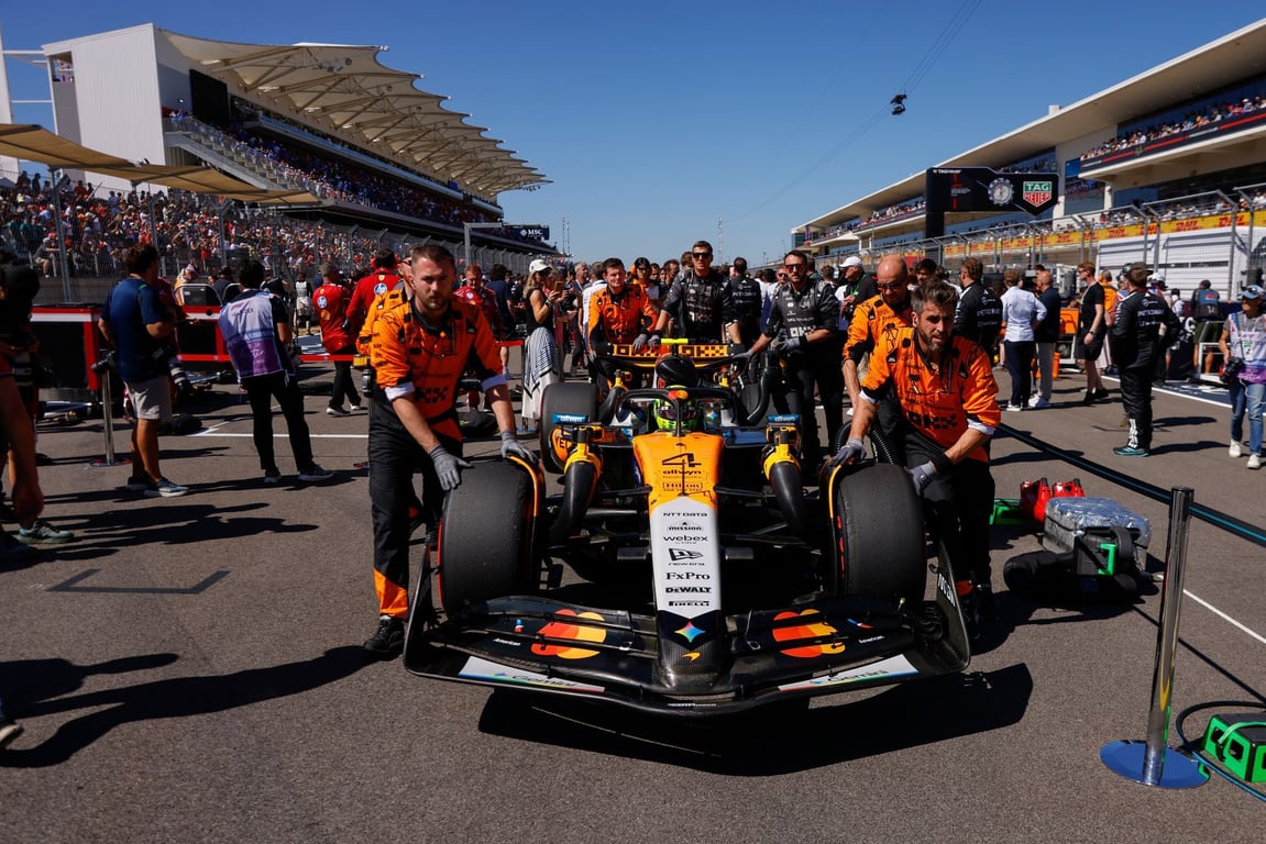 Formule 1 se mění v sud s prachem. Red Bull zkusil fintu, McLarenu to skřípe