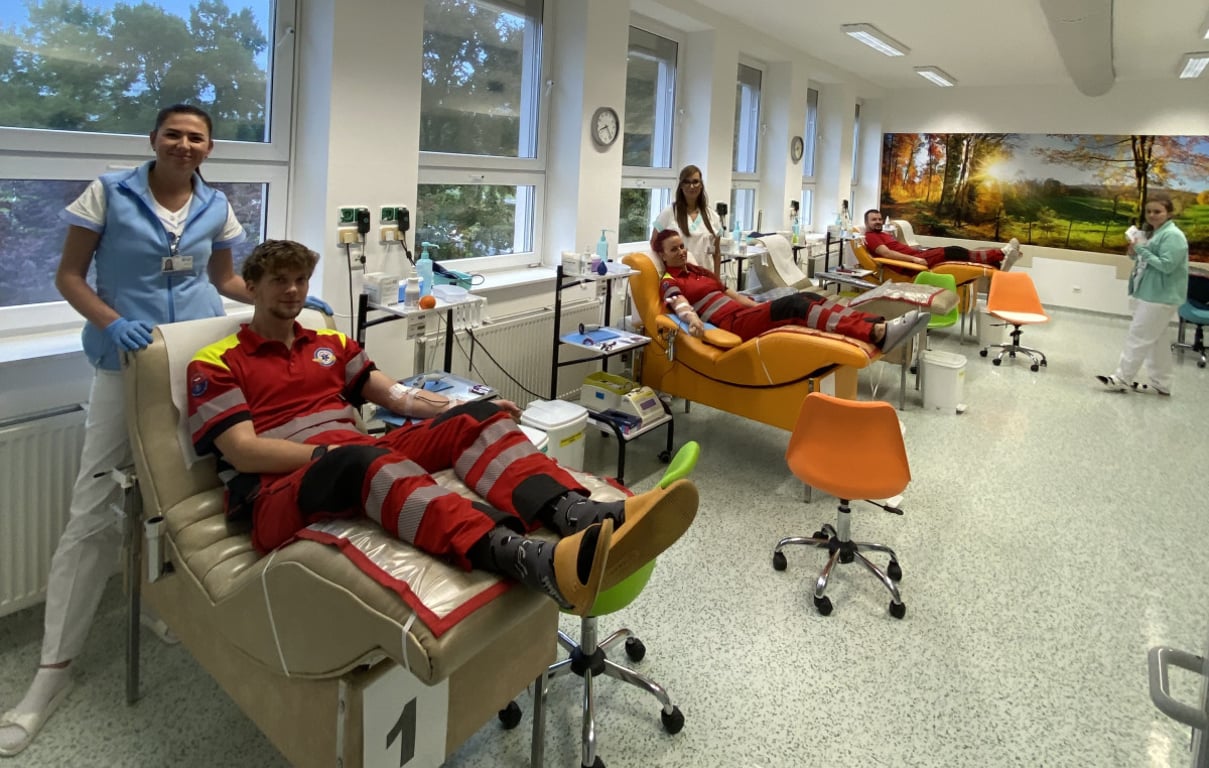 Moravskoslezští záchranáři společně darovali krev, chtějí inspirovat nové dárce