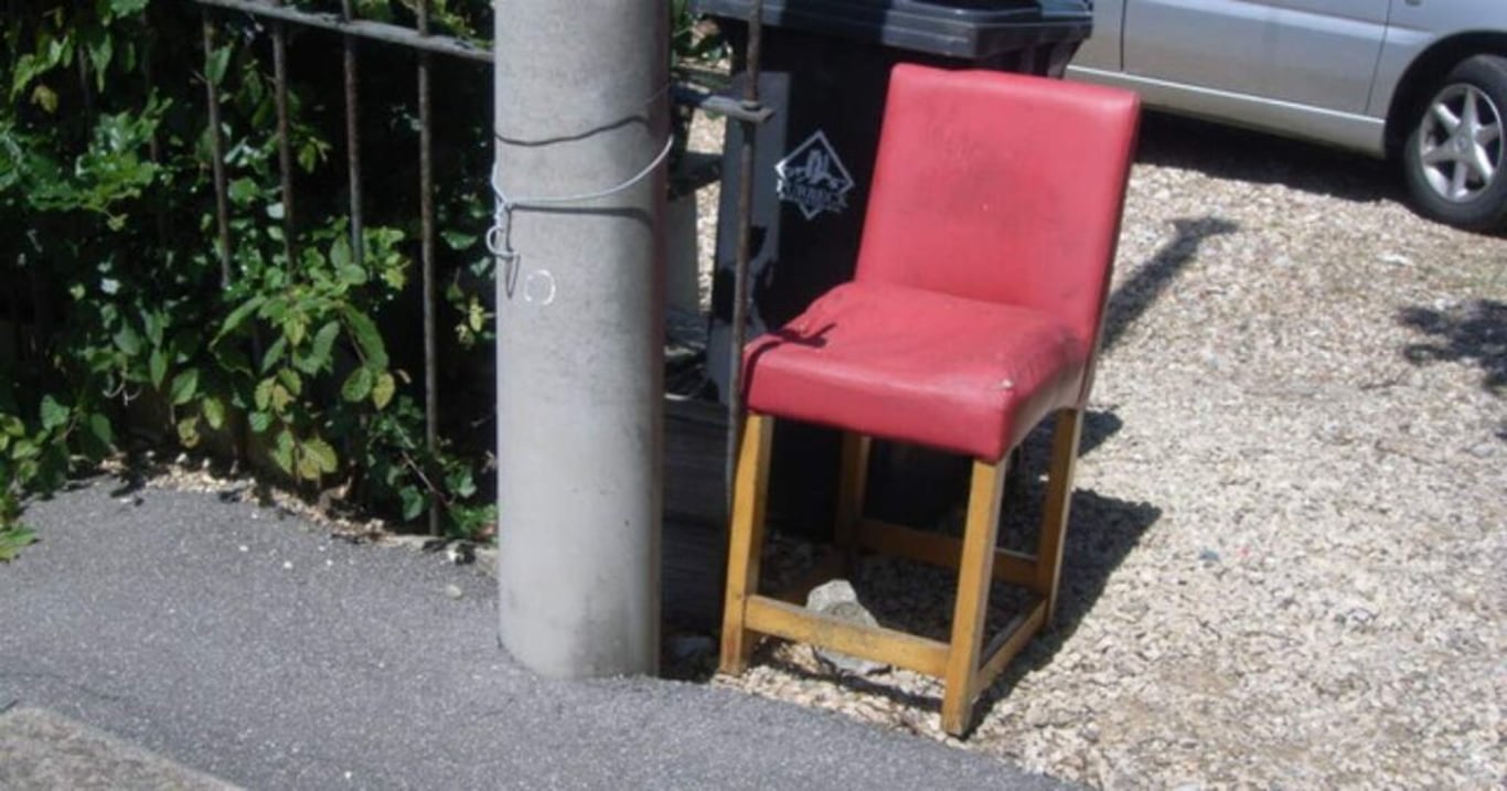 Stará židle na vyhození se po snadné renovaci promění na zcela originální kus