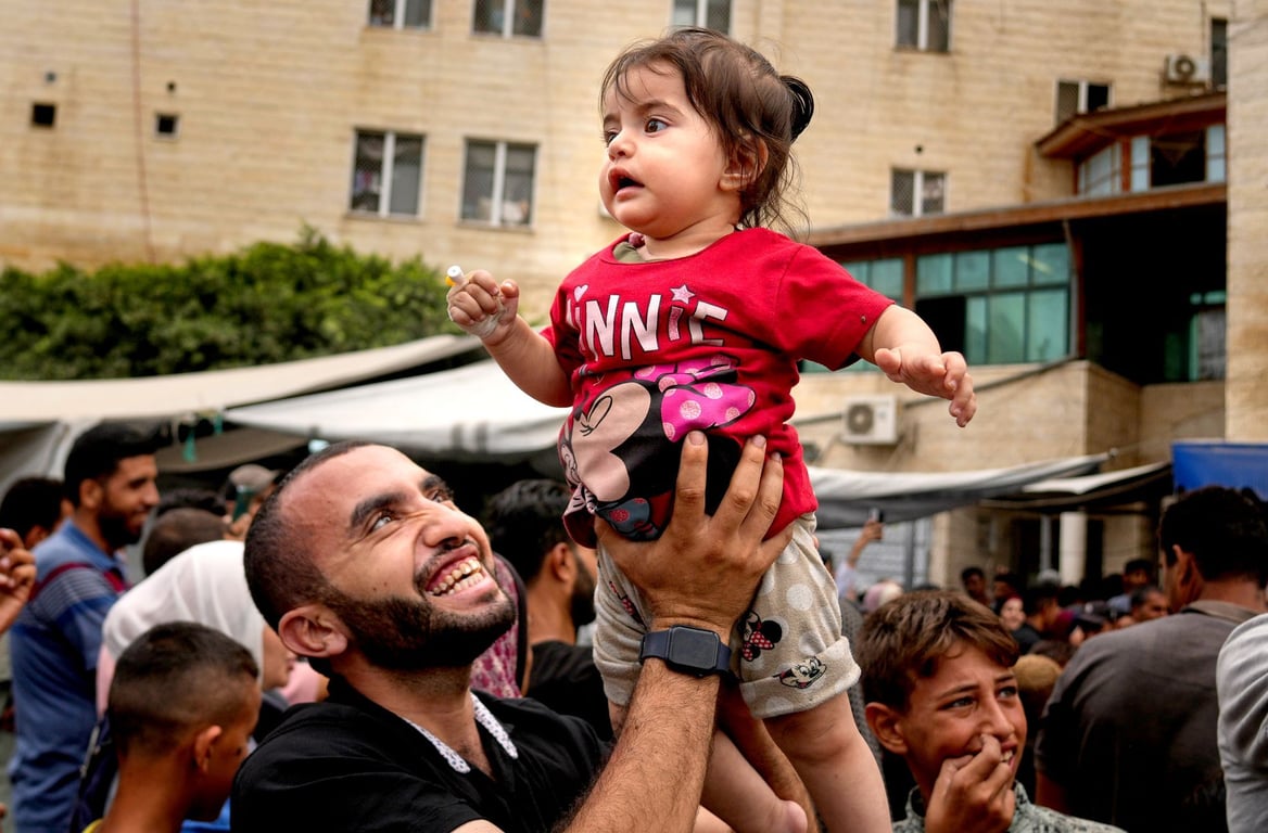 Obrazem: "Chvála Bohu, že je konec." Palestinci vítají začátek příměří