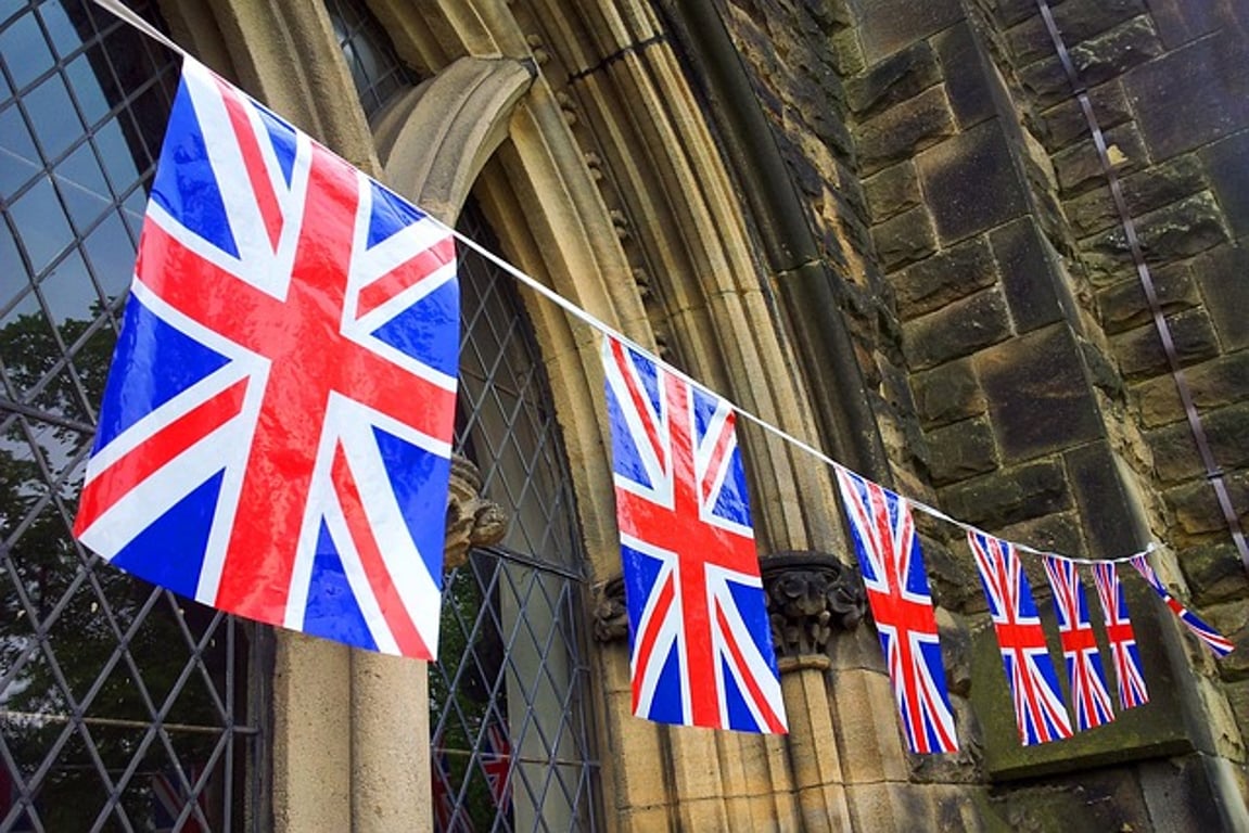 Britská ekonomika roste navzdory clům a překonává země G7