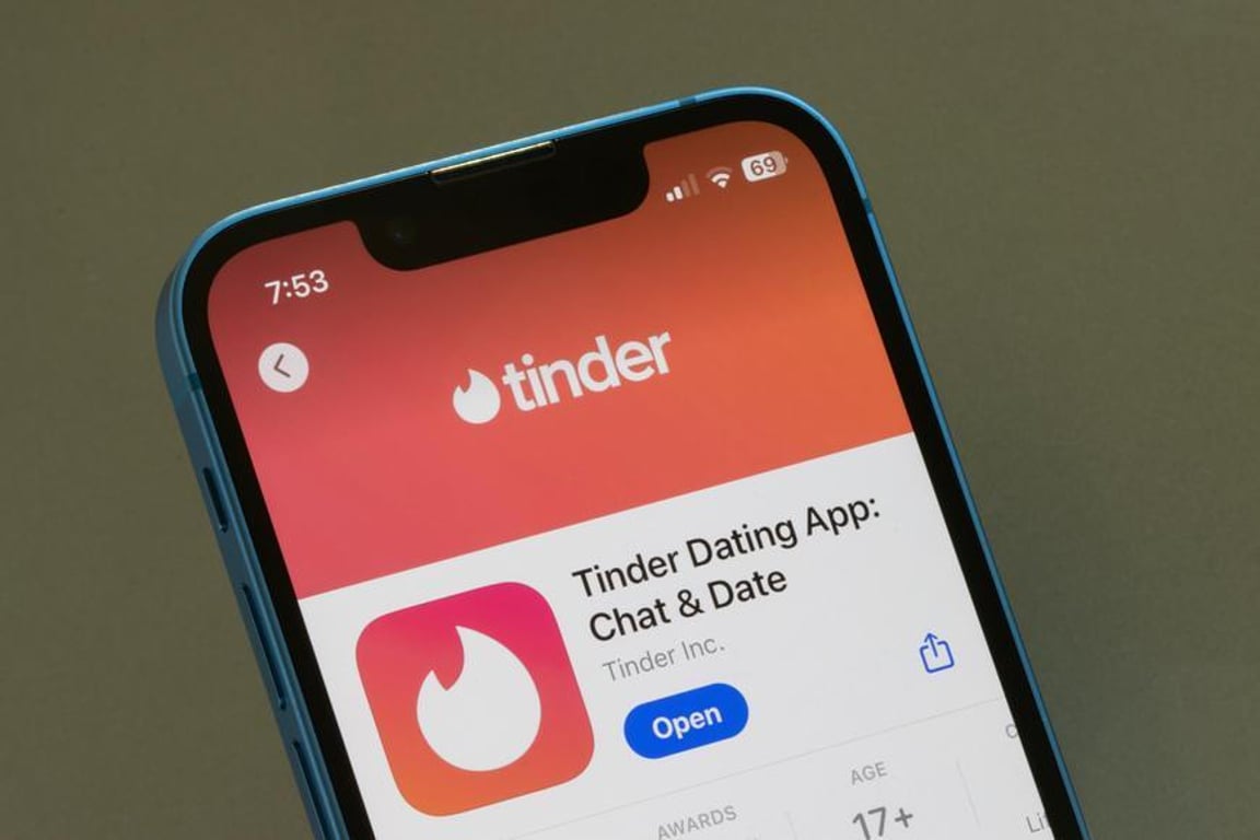 Muži s psychopatickými rysy na Tinderu skórují, tvrdí studie. Jak jsou na tom ženy?