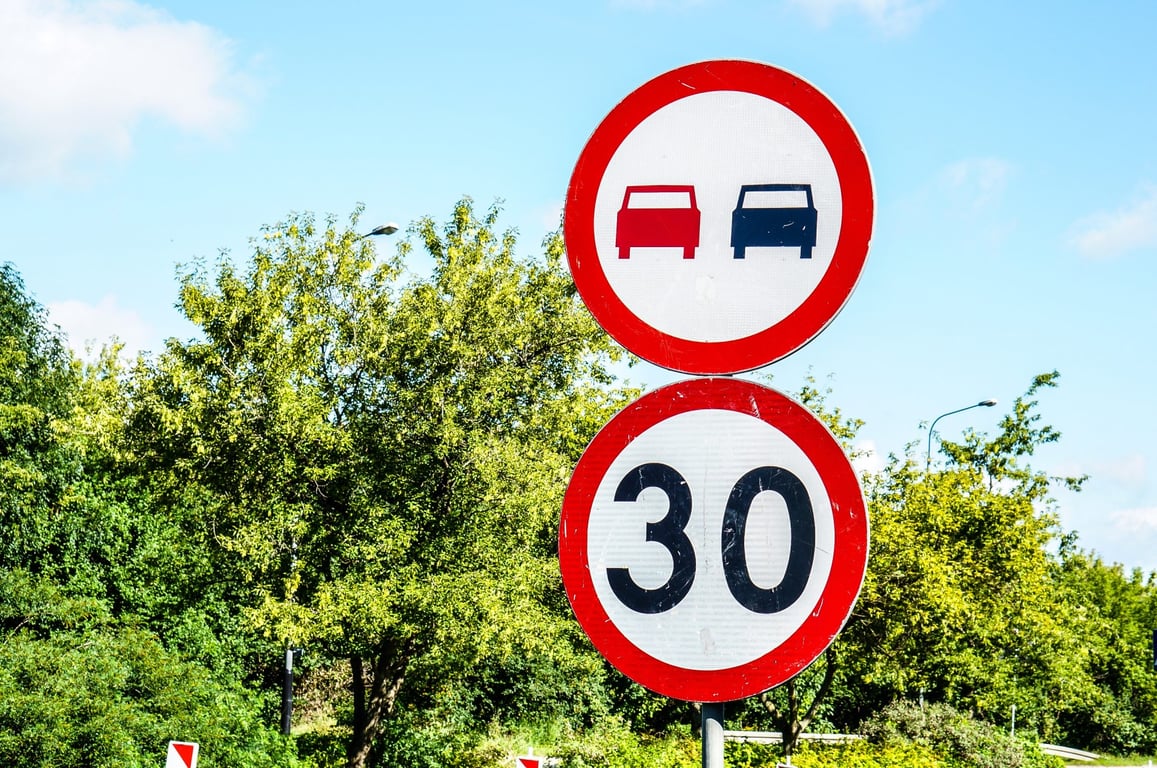 Do Česka přichází nová dopravní značka. Řidiči ji neznají a riskují tak velké problémy