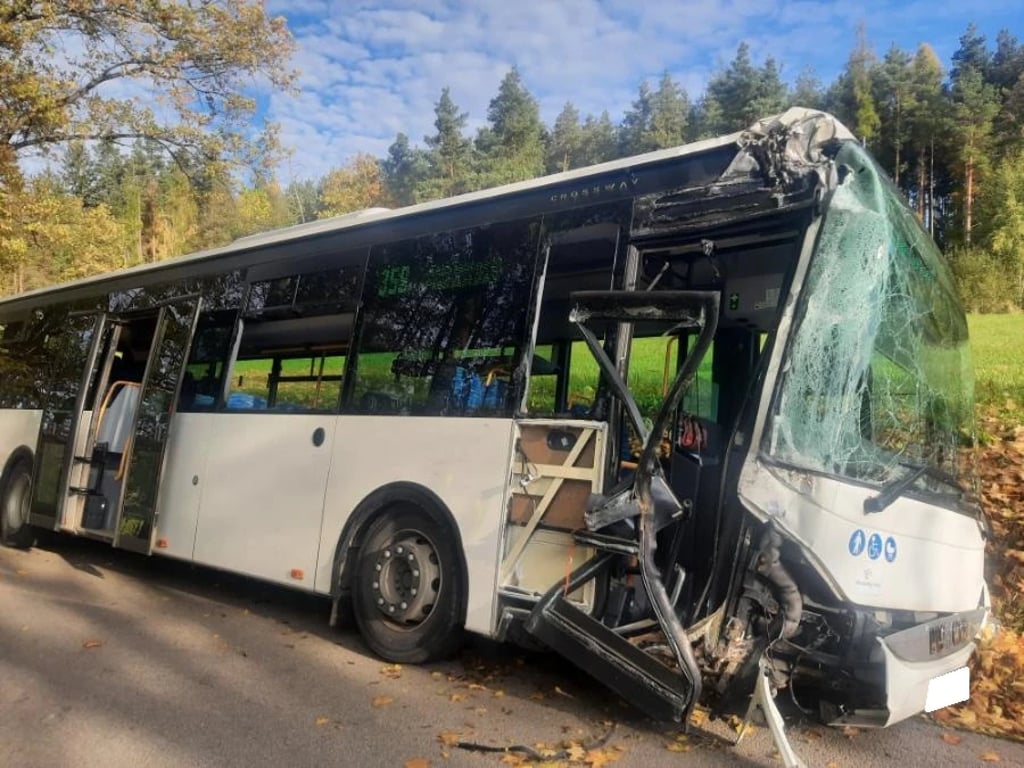 Na Jindřichohradecku havaroval autobus. Čtyři zranění
